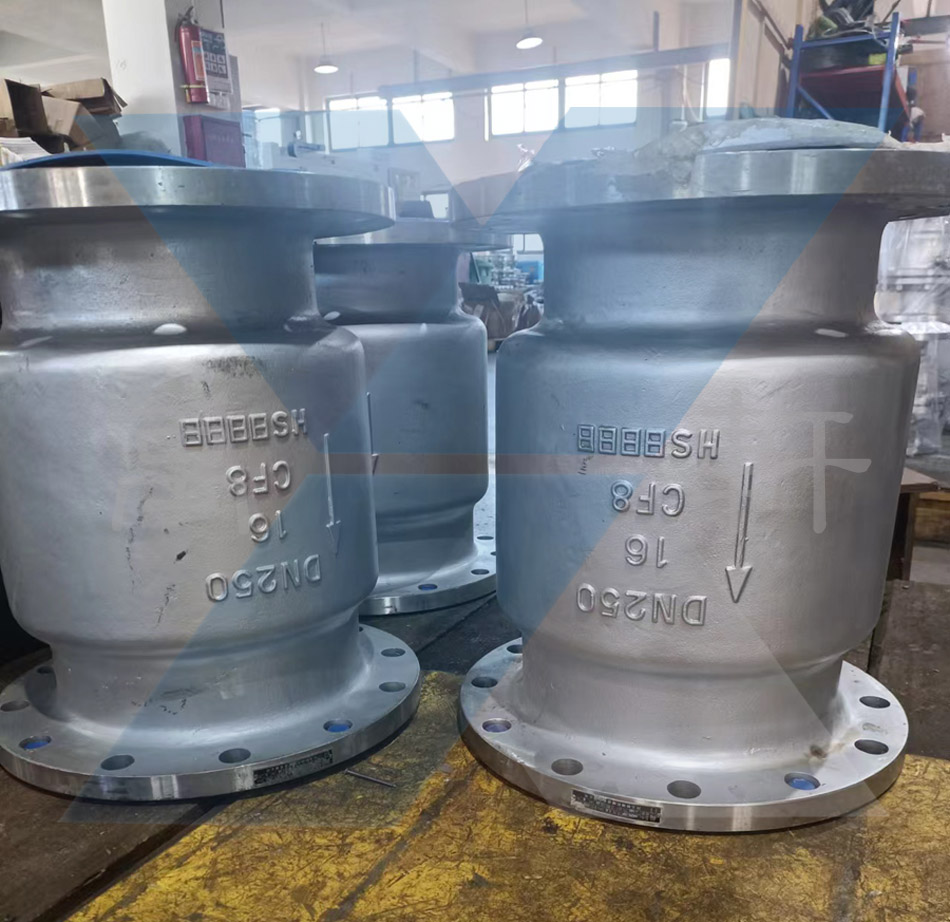 H42H-16P-DN250不鏽鋼立式止回閥生產完成準備發往鐵嶺市(圖1)